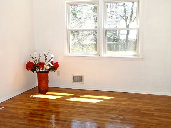 BEAUTIFUL DINING ROOM