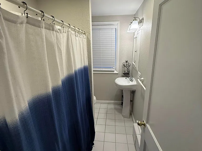 109 N Granville Ave #1 — Photo 10