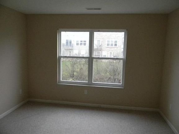 4th image of 9251 Great Lakes Cir