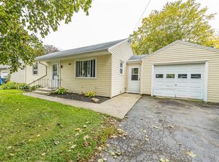 777 Blue Cut Rd, Newark, NY 14513