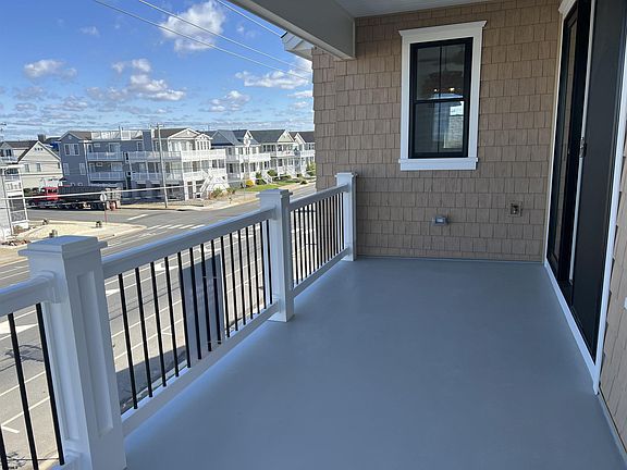 5th image of 2711 West Ave Floor 2