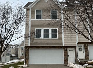 5924 N 167th Plz, Omaha, NE 68118