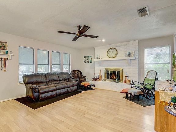 4th image of 1908 Reever St