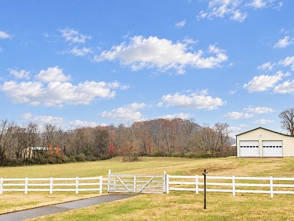5th image of 1041 Sandy Valley Rd
