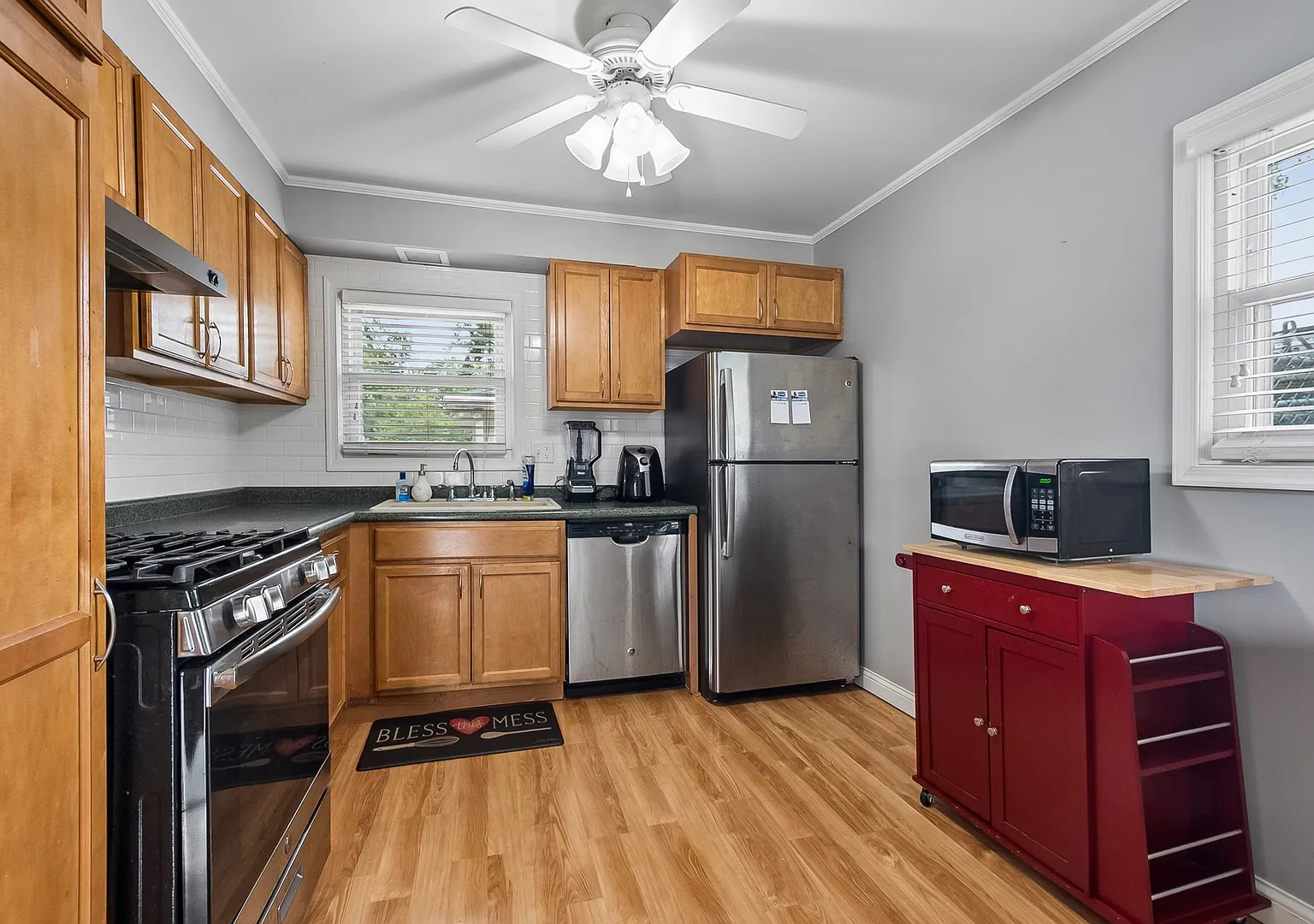 3 bed, 1092 sqft, $2,200 — Photo 3
