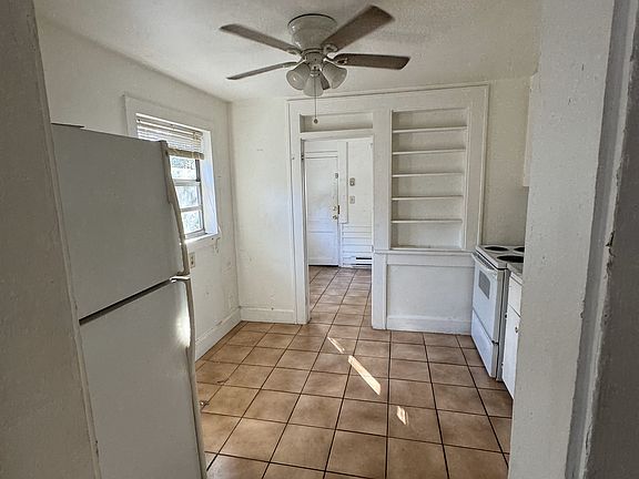 3rd image of 600 Highland St N #3