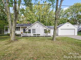 23 Tyler St SW, Grandville, MI 49418