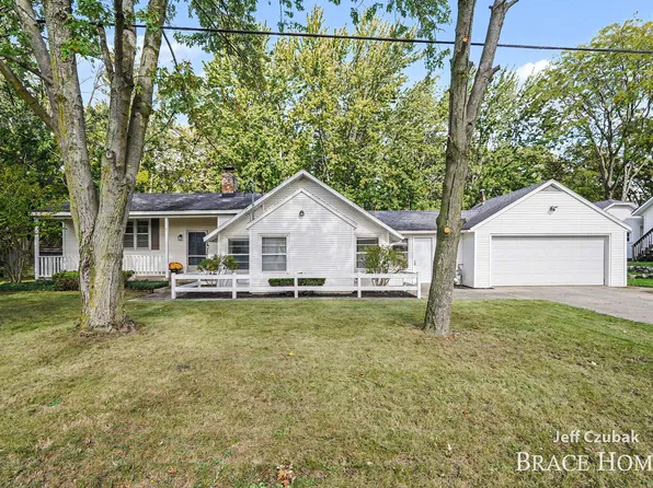 23 Tyler St SW, Grandville, MI 49418