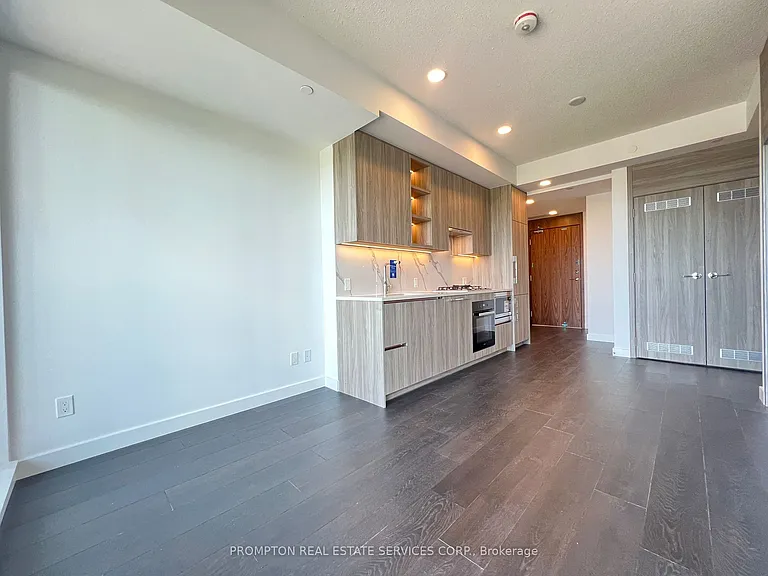18 Esther Shiner Blvd #2309 — Photo 6