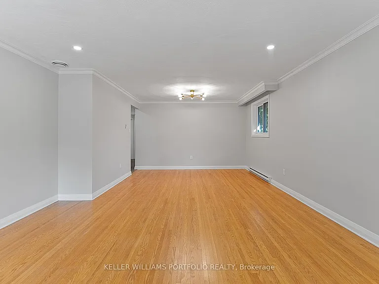 32 Gatesview Ave #UPPER — Photo 10