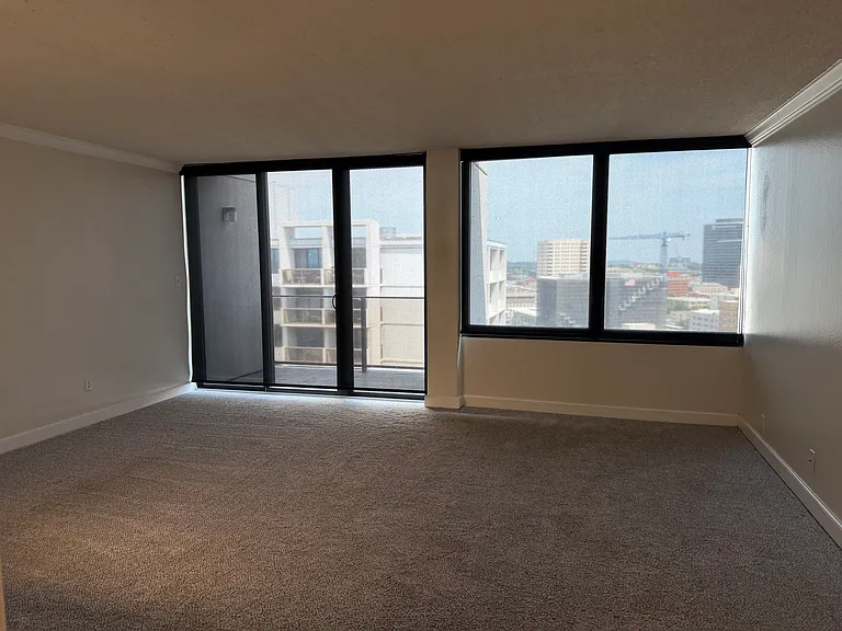 410 W 7th St #2024 — Photo 3