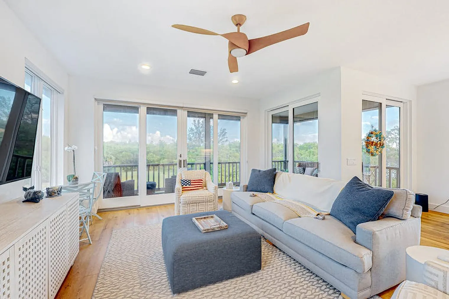 3 bed, 2.0 bath, 2131 sqft, $6,345 — Photo 2