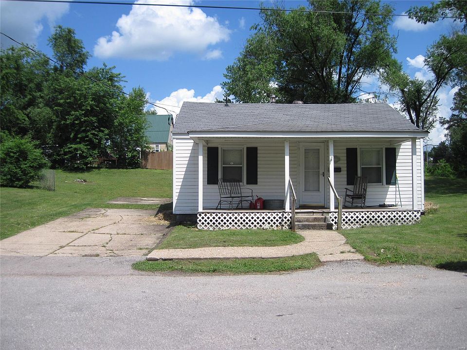 1st image of 702 E Jack St