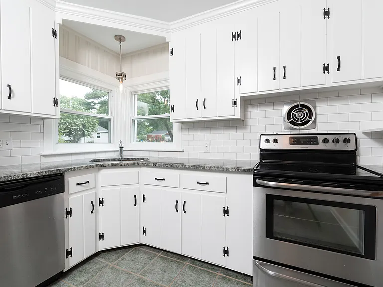 10308 Rycove Ln — Photo 9