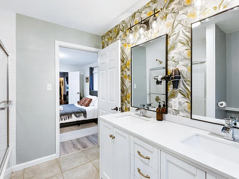 38017 W Chicago St — Photo 16