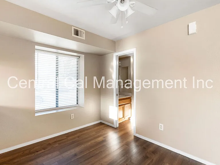 8502 Laborough Dr — Photo 11