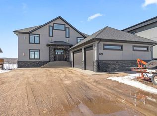 109 E Columbus St, Sandy Beach, SK S9V1S6