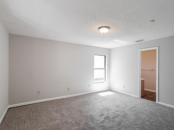 4th image of 8713 Pinevalley Ln