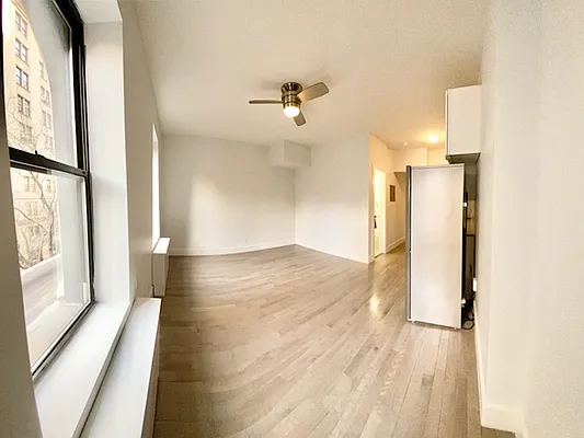 Rented by EastMount Realty LLC | media 29