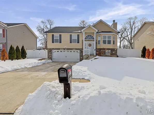 106 Shiloh Ridge Dr, Shiloh, IL 62221