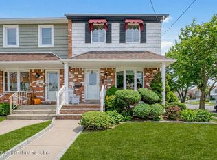 121 Annadale Rd, Staten Island, NY 10312
