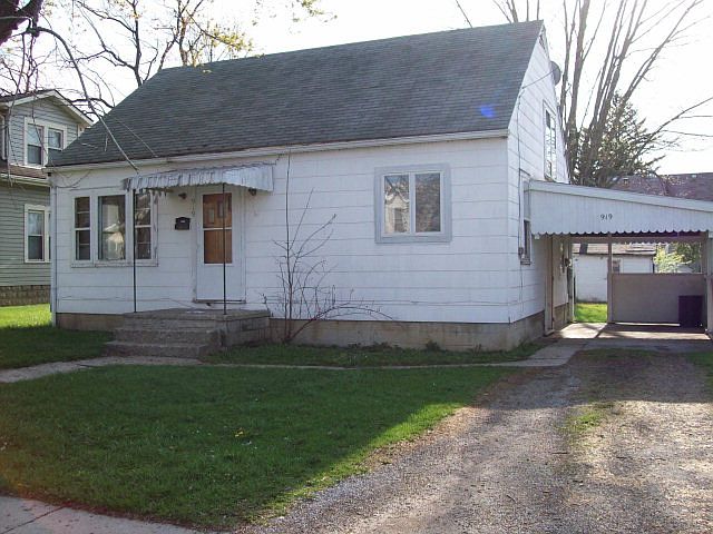 1st image of 919 Uncapher Ave