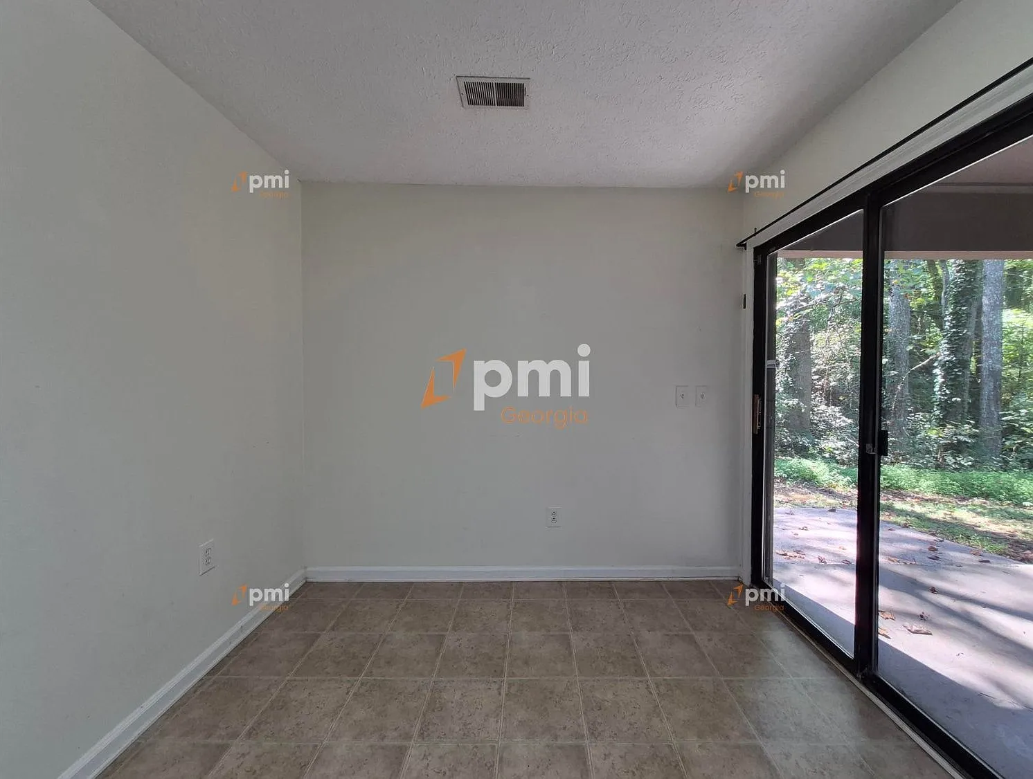 2 bed, 2.0 bath, 1202 sqft, $1,749 — Photo 4