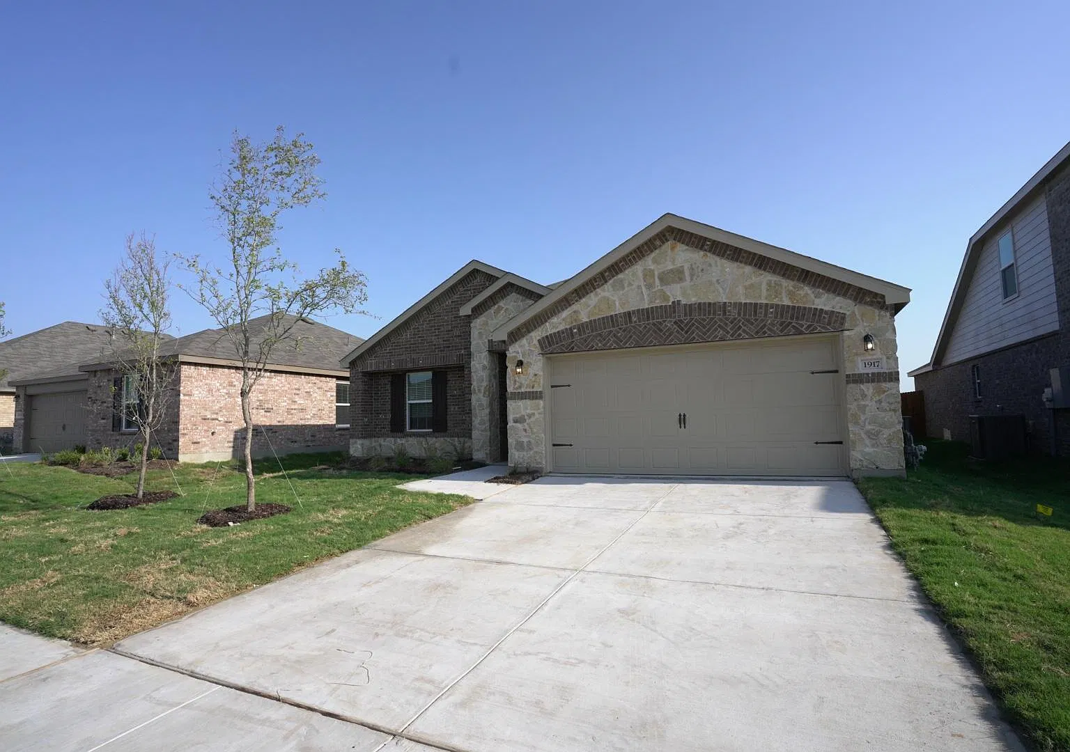 1917 Javelina St — Photo 2
