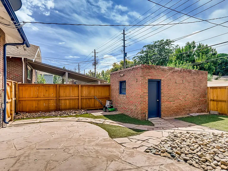945 N Harrison St — Photo 26