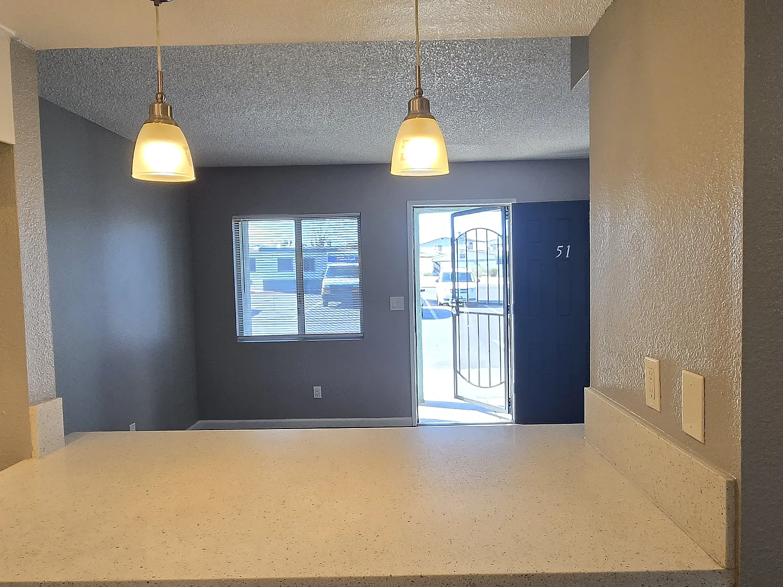 Studio, 400 sqft, $790 — Photo 2