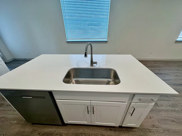325 Wilshire Rd — Photo 14