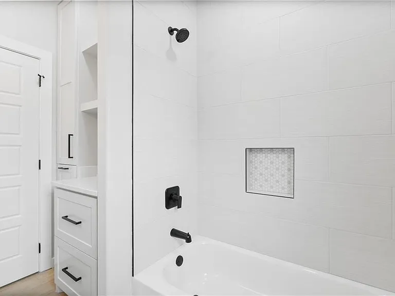 3618 Rebecca Dr — Photo 8