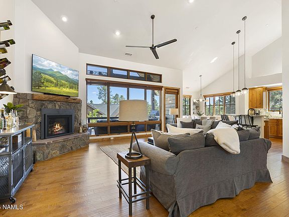 5th image of 2645 E Telluride Dr