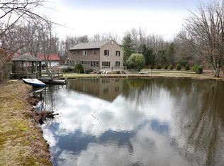 61 Rope Walk Rd, Upper Black Eddy, PA 18972