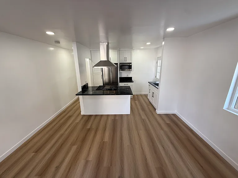 1082 Lewis Ave #A — Photo 3
