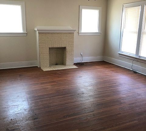 3rd image of 316 S Mockingbird Ln
