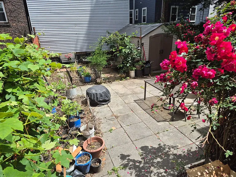 330 New York Ave #1 — Photo 8