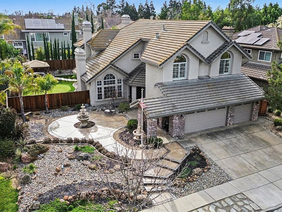 1st image of 615 Rutherford Cir