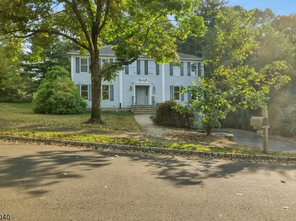 2 Mary Ct, Berkeley Heights Twp., NJ 07922