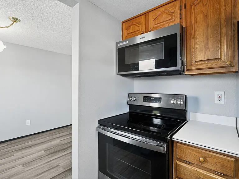 912 Algona Blvd N #A — Photo 8