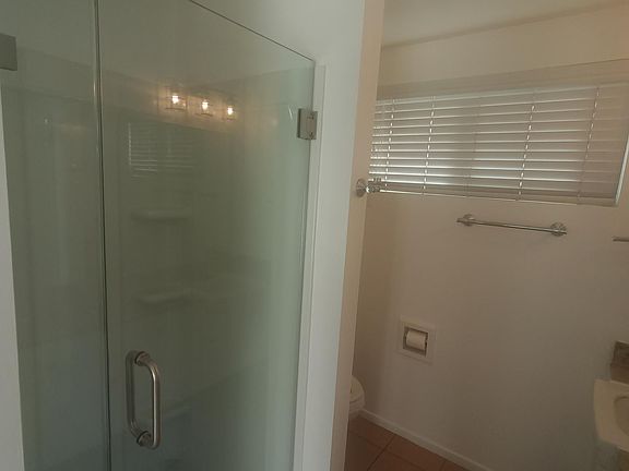 3rd image of 825 W La Deney Dr