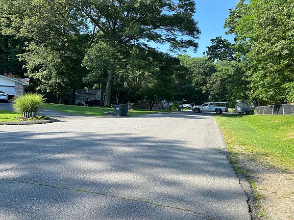 4th image of 28665 Hancock Dr