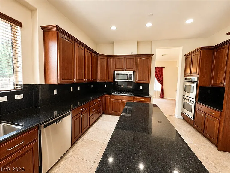 9516 Trattoria St — Photo 3