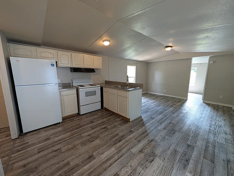 6555 SE 25th Ave #6555 — Photo 3