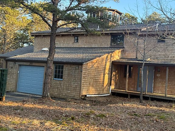 3rd image of 205 Blue Heron Road