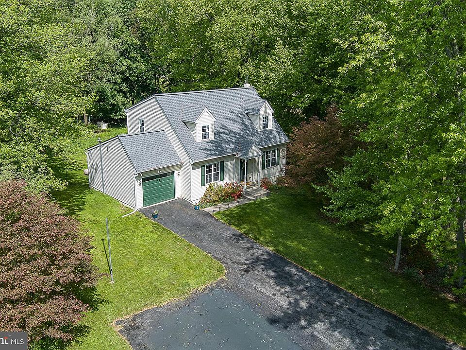 1st image of 101 Clearfield Ln