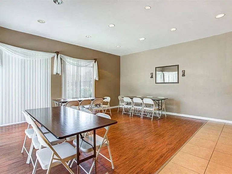 Villa Biscayne Apartments — Photo 11