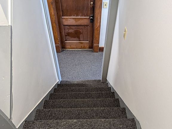 3rd image of 547 Walnut St #3