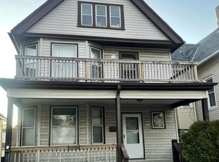 2557 S 8th St, Milwaukee, WI 53215