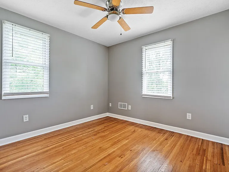 638 Margaret St — Photo 23